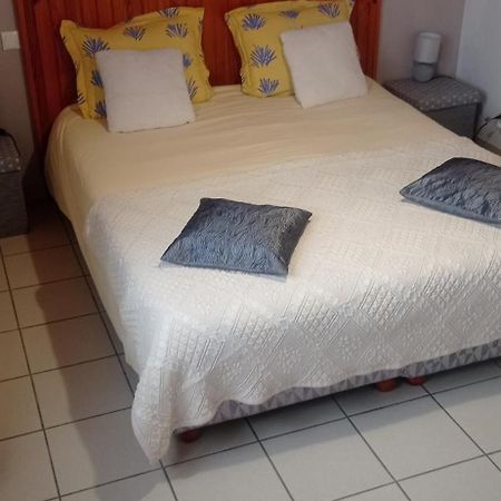 Chambre D'Hotes Les Ormeaux Saint-Georges-des-Coteaux Екстер'єр фото
